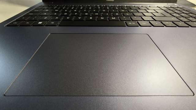 Huawei MateBook D 16: ampio touchpad