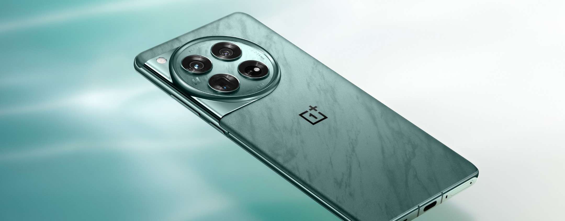 OnePlus 12 e 12R: ufficiali i nuovi smartphone
