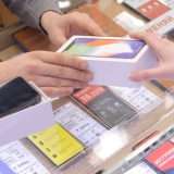 Mercato smartphone: dati positivi nel Q4 2023