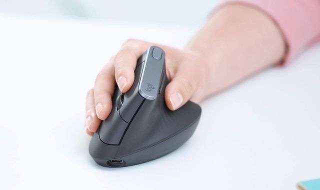 Vantaggi mouse verticale Logitech MX