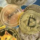 5 criptovalute DeFi con lauti premi di staking