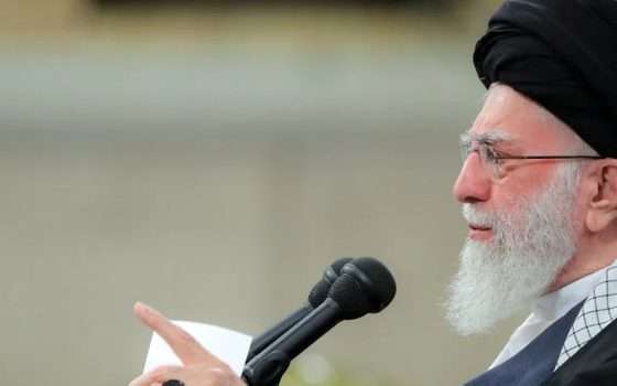 Ali Khamenei: Meta chiude account Facebook e Instagram