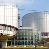 Backdoor per i messaggi: violazione dei diritti umani