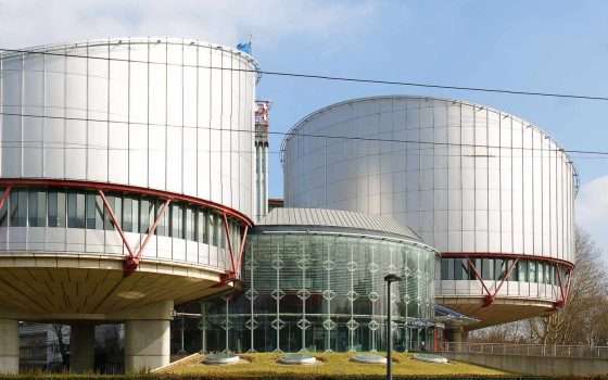 Backdoor per i messaggi: violazione dei diritti umani