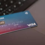 Trasferimenti senza limiti con Revolut Premium: invia denaro a chiunque in pochi clic