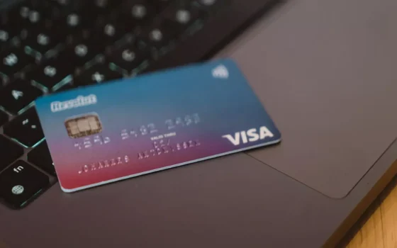 Trasferimenti senza limiti con Revolut Premium: invia denaro a chiunque in pochi clic