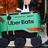 Uber Eats sperimenta le consegne con robot in Giappone
