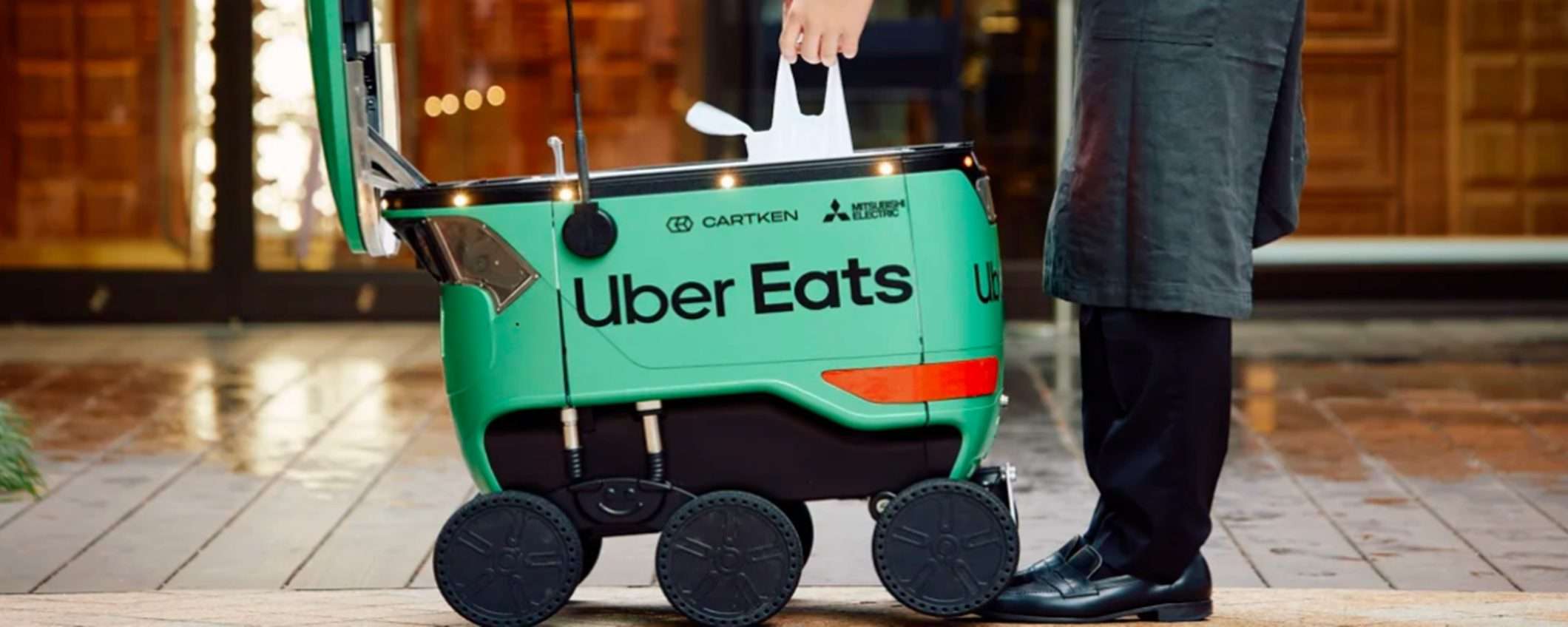 Uber Eats sperimenta le consegne con robot in Giappone