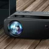 Mini proiettore Wi-Fi, treppiede e custodia: PREZZO STRACCIATO