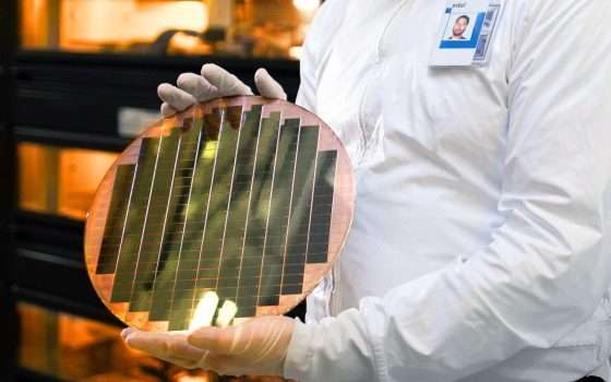 Intel e Microsoft, accordo sui chip con processo 18A