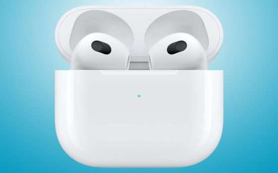 Apple AirPods 3: l'offerta Amazon vale il MINIMO STORICO