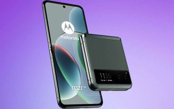 Motorola razr 40: lo smartphone pieghevole è in SUPER SCONTO (-307€)