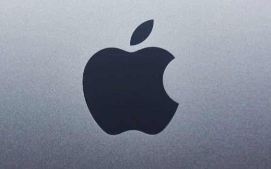 Apple chiede ai fornitori di passare alla robotica