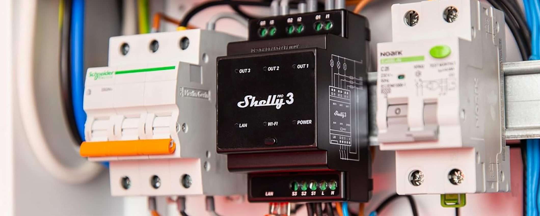 Shelly Pro 3 al MINIMO STORICO: relè a 3 canali Wi-Fi