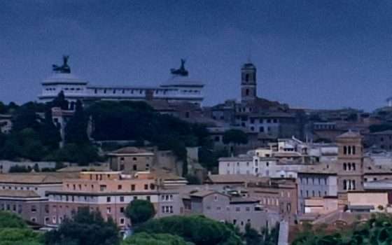 Come vedere Voci notturne in streaming dall'estero