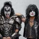 Pophouse acquista catalogo e avatar dei Kiss