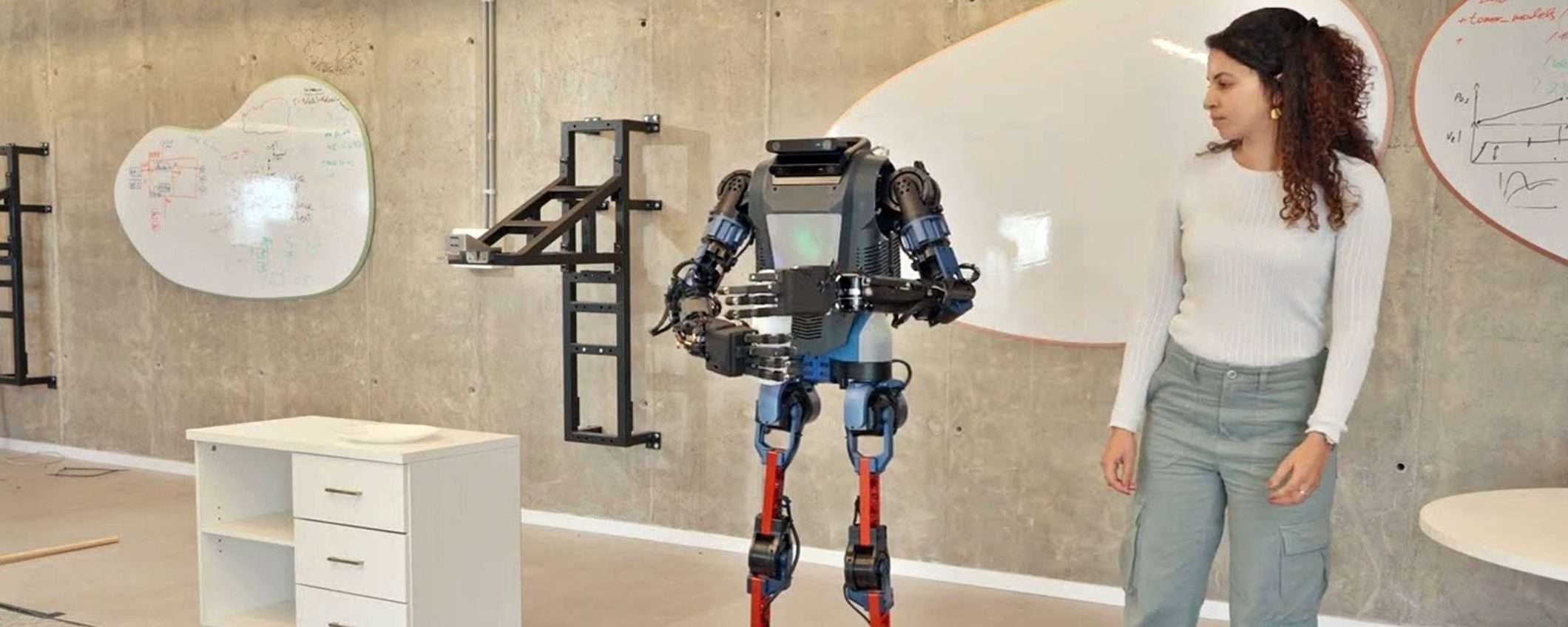MenteeBot, il robot umanoide che 