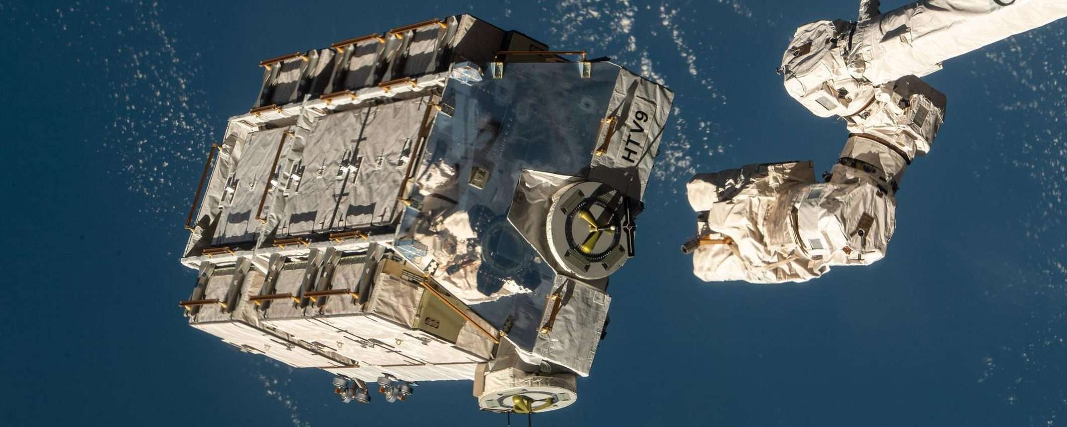 Casa colpita da un detrito spaziale: NASA conferma
