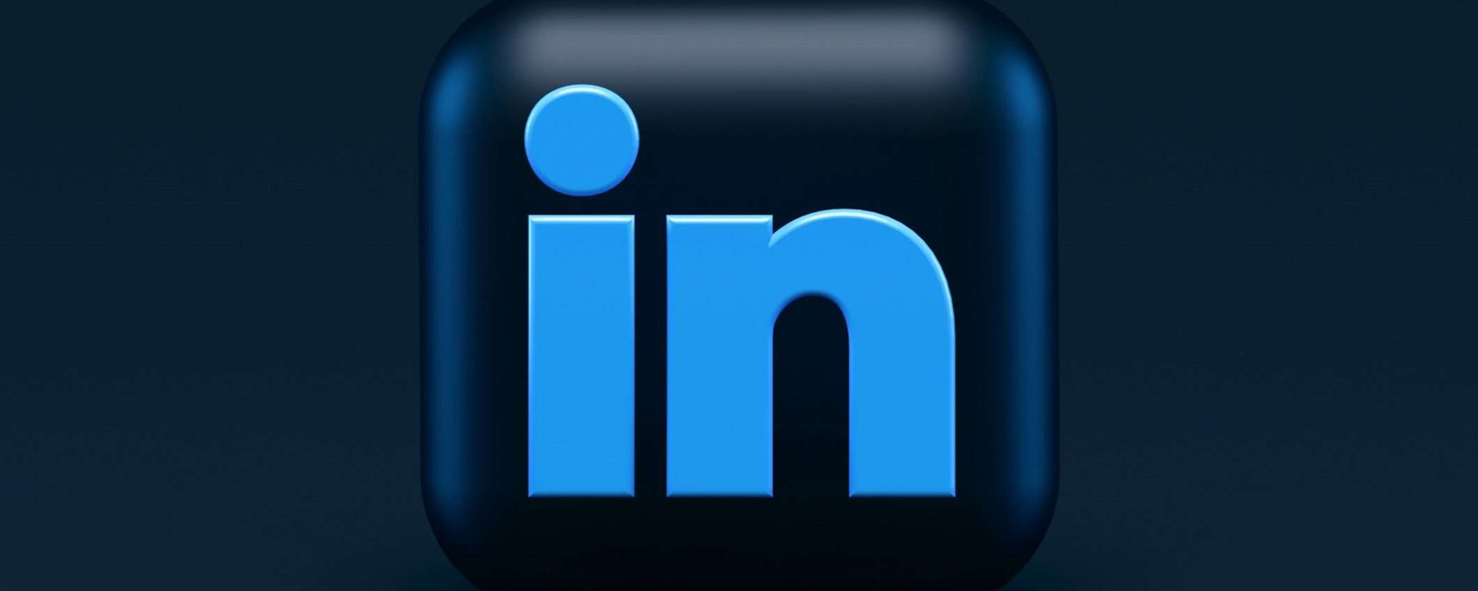 Come usare l'Intelligenza Artificiale per migliorare il profilo LinkedIn