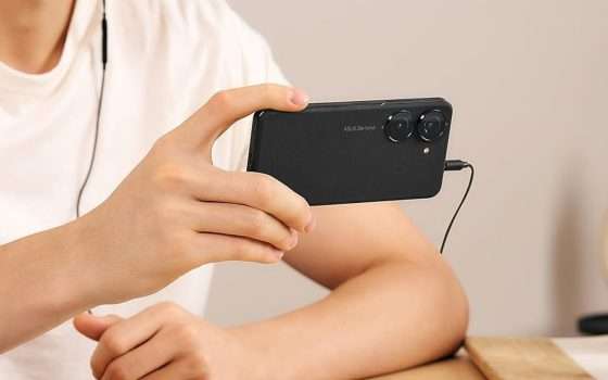 -200€ per ASUS Zenfone 10: compatto e perfetto