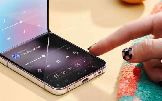 250€ di sconto su Samsung Galaxy Z Flip5: IMPERDIBILE