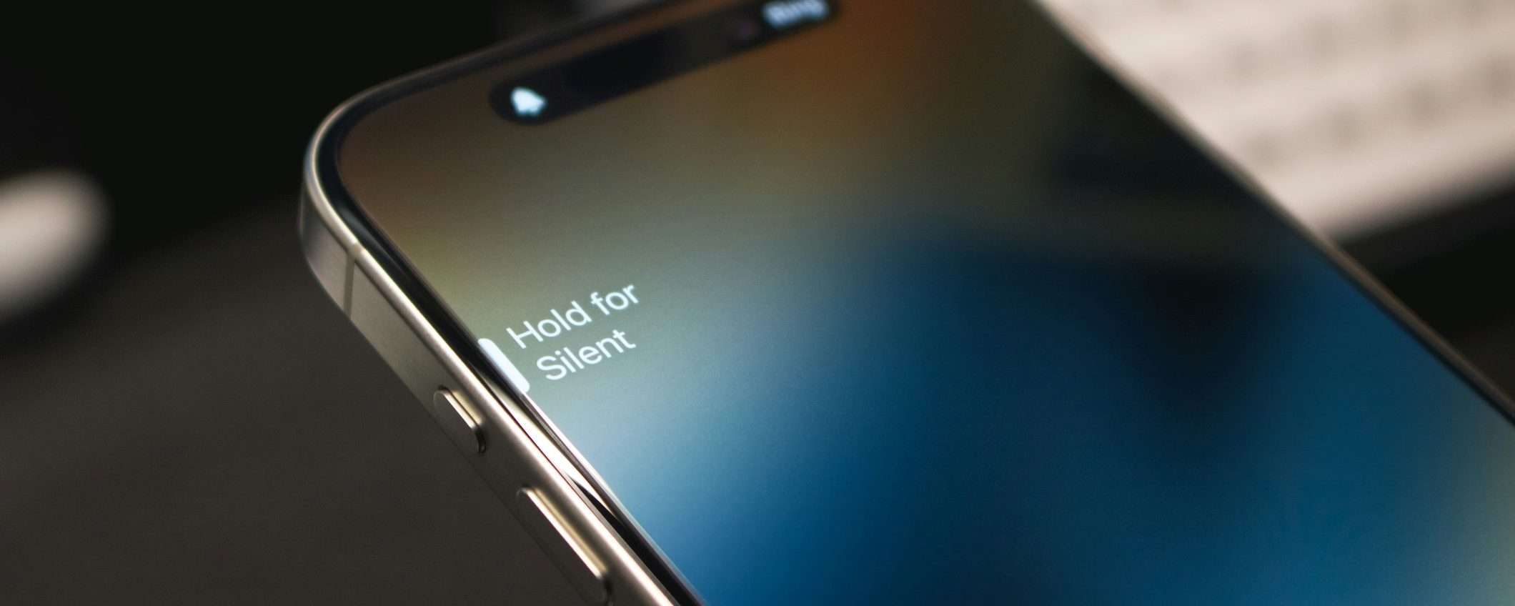 Apple: iPhone 16 potrebbe avere i tasti capacitivi