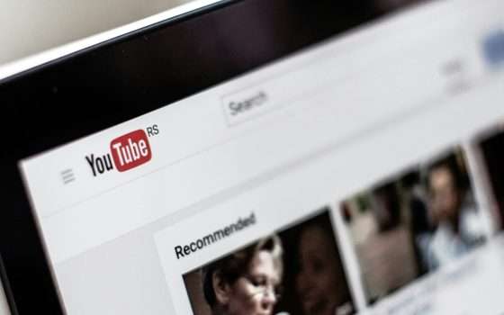 YouTube vieta ai bambini di commentare i video