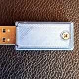 Flash drive USB con 8 KB di FRAM che dura 200 anni