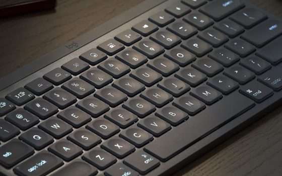 Tastiera Logitech compatta e retroilluminata: 30% di SCONTO subito