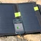 Caricatore solare portatile per smartphone e tablet: lo sconto