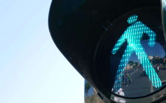 Le auto elettriche sono più pericolose per i pedoni