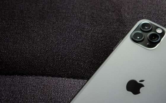 iPhone 17: apertura meccanica dell'obiettivo