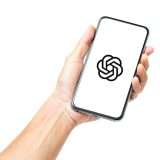 In pochi usano davvero l'AI di ChatGPT, lo studio