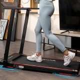 Tapis roulant pieghevole con supporto tablet al suo minimo storico