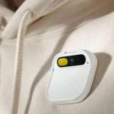 Custodie di ricarica AI Pin a rischio incendio, l'avviso ai clienti