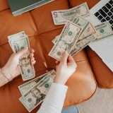 Conto a canone zero con prelievi e bonifici gratis: la scelta giusta è Fineco