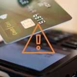 Attenzione quando paghi con la carta: POS modificati la clonano
