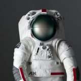 Prada firma una tuta spaziale per i viaggi sulla Luna