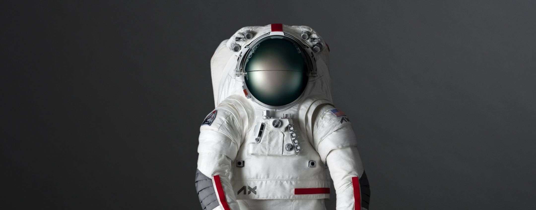 Prada firma una tuta spaziale per i viaggi sulla Luna