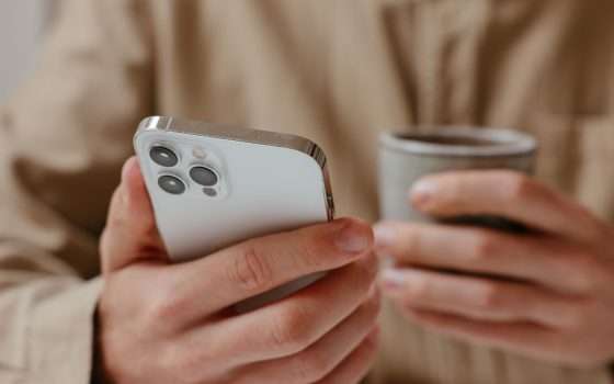 iPhone condivide dati delle foto con Apple di default, cosa fare