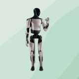 Optimus, il robot umanoide di Tesla cammina all'esterno