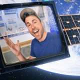 Ex ingegnere NASA crea satellite per scattare selfie dallo spazio