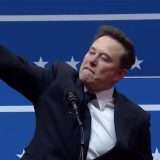 Il saluto romano di Elon Musk e il cappello di Melania