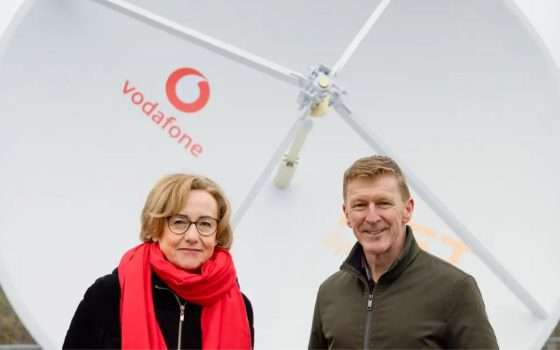 Vodafone, prima videochiamata satellitare al mondo senza rete