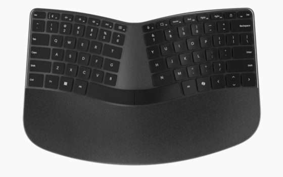 Tastiera ergonomica di Microsoft torna con Copilot firmata Incase