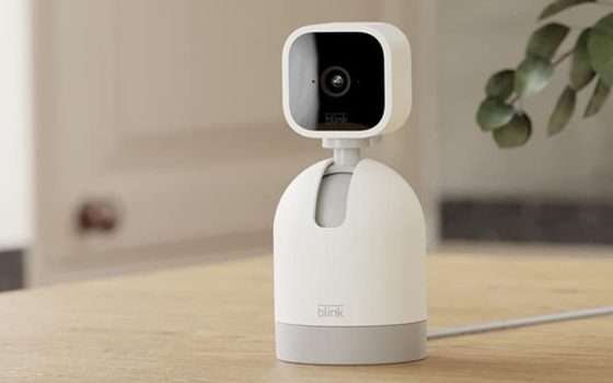 Proteggi la tua casa con Blink Mini Pan-Tilt Camera: oggi a -43%