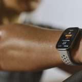 Amazfit Bip 6: schermo AMOLED e nuovi sensori