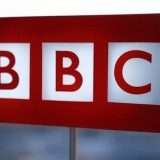 BBC denuncia Apple e Google all'autorità antitrust