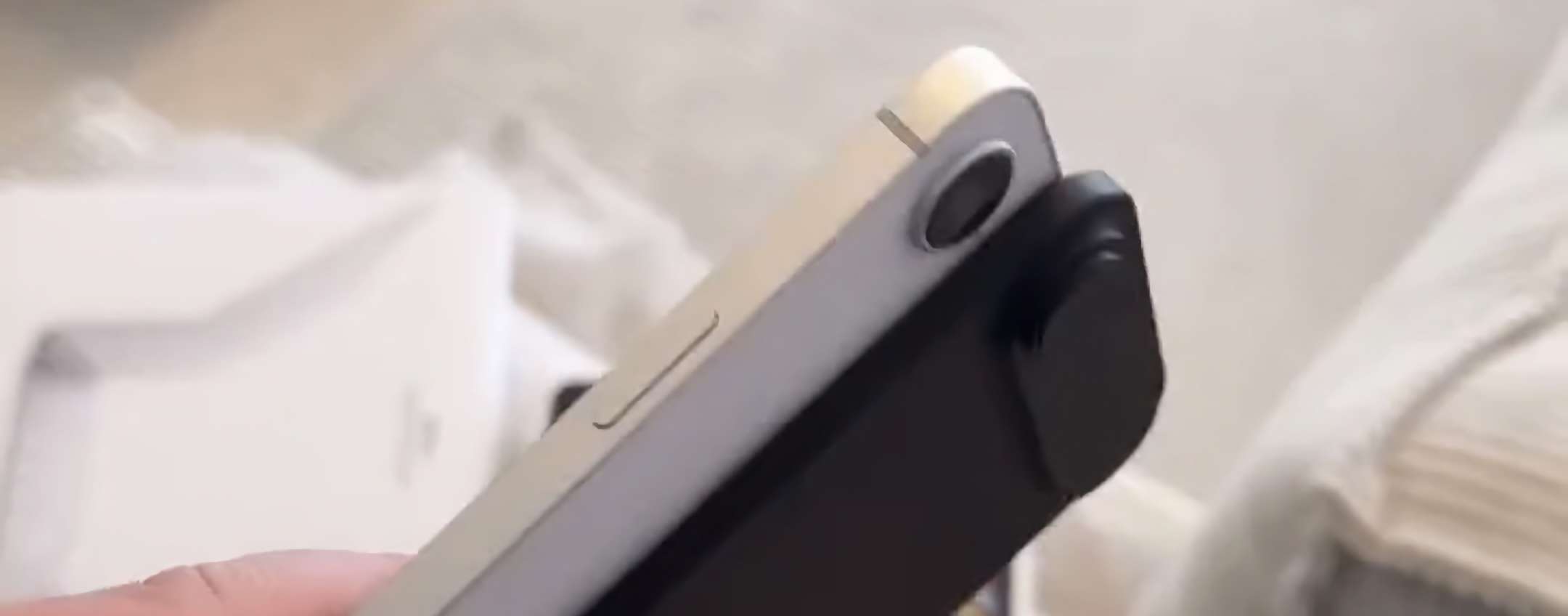 iPhone 17 Air: sottigliezza a confronto con iPhone 16e