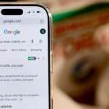 Google AI Overview: traffico a picco per i siti web